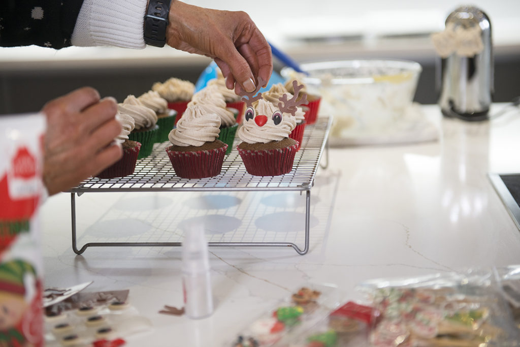 Gingerbread cupcakes with cinnamon buttercream Recipe by Julie Neville_21