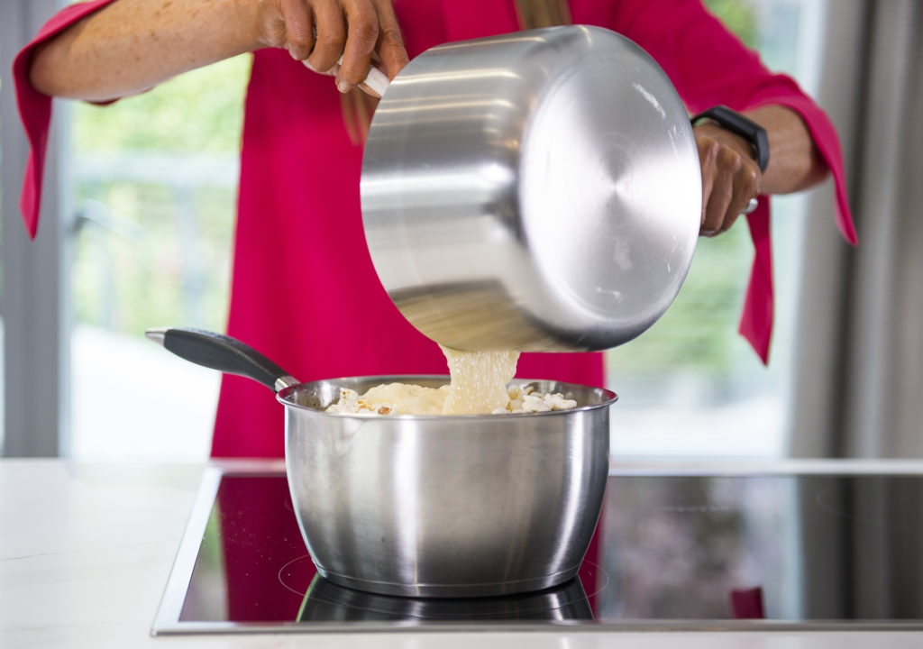 Sweet Popcorn - Home Cooking With Julie