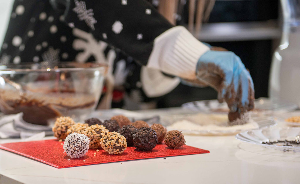 CHOCOLATE TRUFFLES Recipe by Julie Neville_1