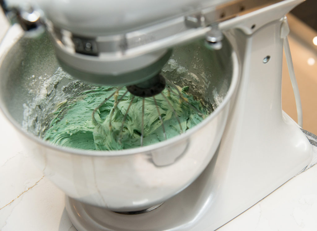 ST PATRICKS MINT CUPCAKES recipe by home cooking with julie neville