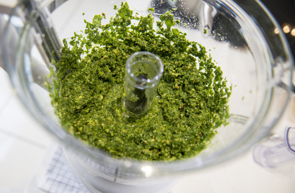 SPINACH AND WALNUT PESTO PASTA WITH CRISPY SUNDRIED TOMATOES RECIPE BY HOME COOKING WITH JULIE NEVILLE