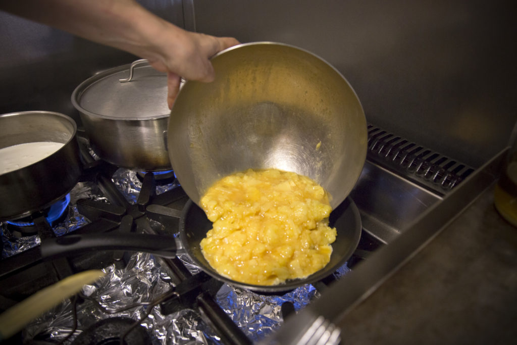 tradicional spanish tortilla recipe home cooking with julie neville0