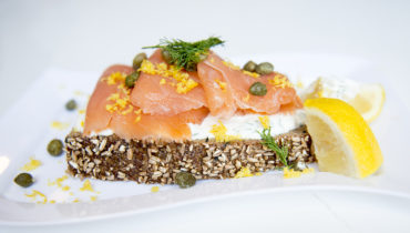 Mini smoked Salmon Sandwich with dill sour cream recipe