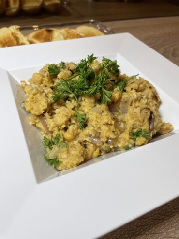 smashed Chickpeas recipe by home cooking with julie neville5