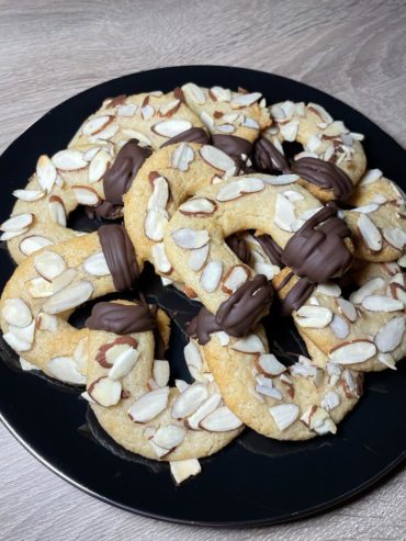 Almond horseshoe cookies recipe by home cooking with julie neville8
