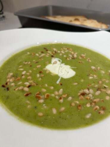 Cream of asparagus soup