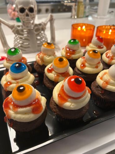 Eyeball Cupcakes